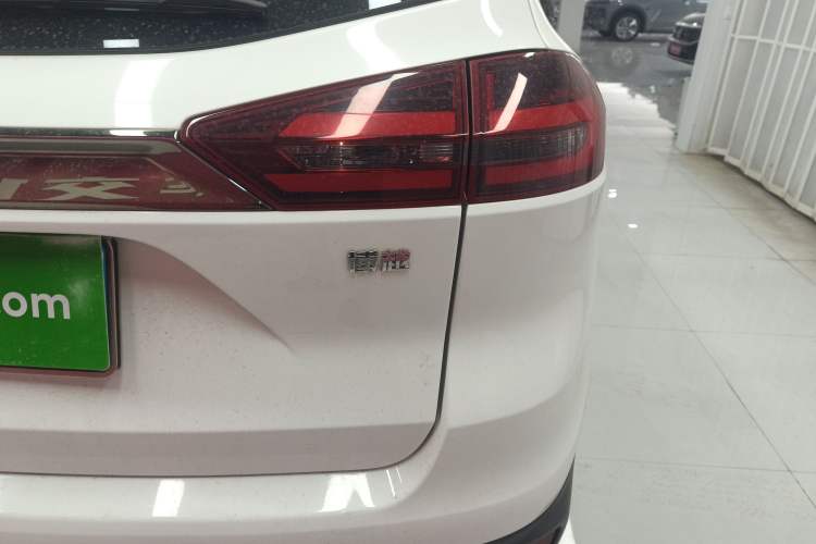 Used Geely Auto Emgrand X7 Sport 2020 1.8TD DCT Two-Wheel Drive Smart Connect 4G-Enabled Version
