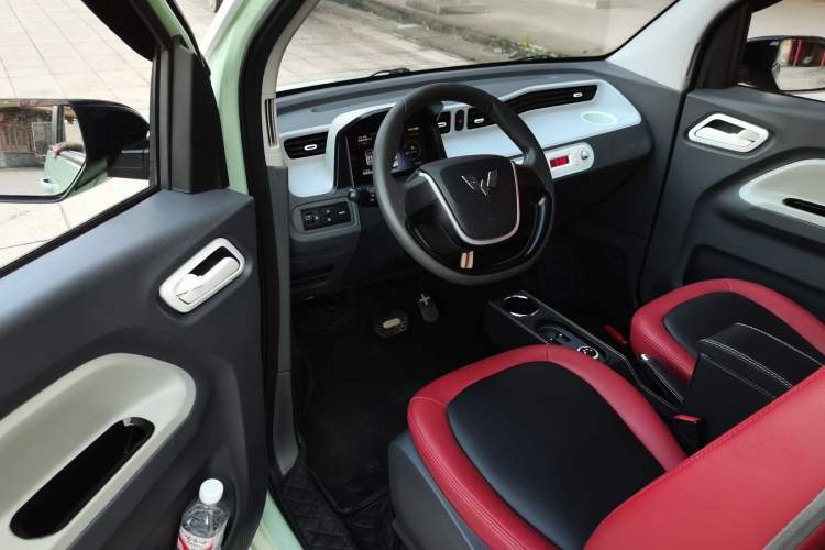 Used Wuling Hongguang MINIEV 2021 Macaron Fashion Model Lithium Iron Phosphate