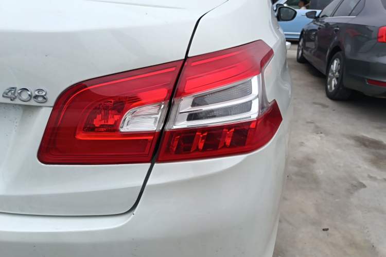 Used Peugeot 408 2014 1.8L Automatic Luxury Edition Right Rear Taillight