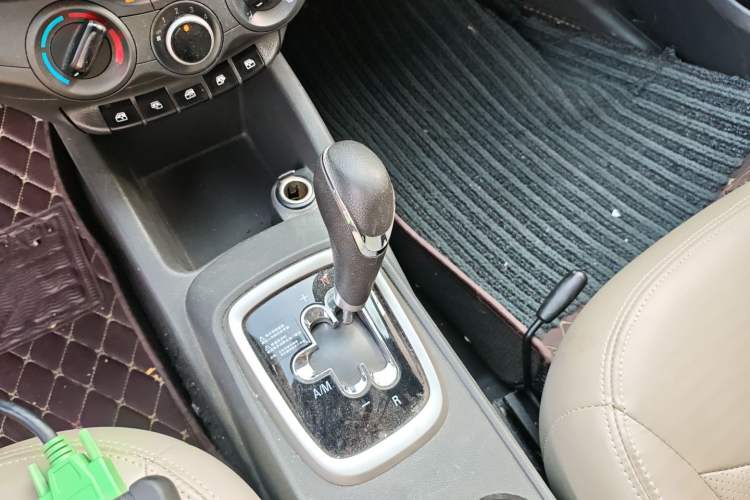 Used Chevrolet Sail 2015 Sail 3 1.3L AMT Ideal Edition Gear Lever