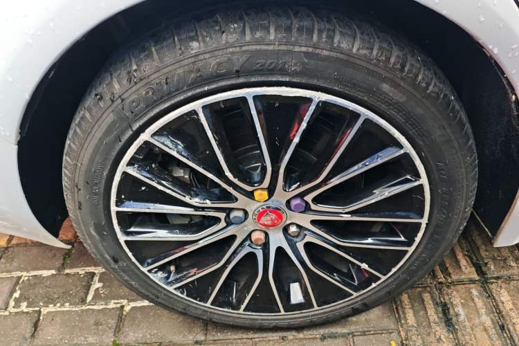 Used Jaguar XEL 2021 2.0T 250 PS S Progressive Elegance Edition Right Rear Wheel Hub