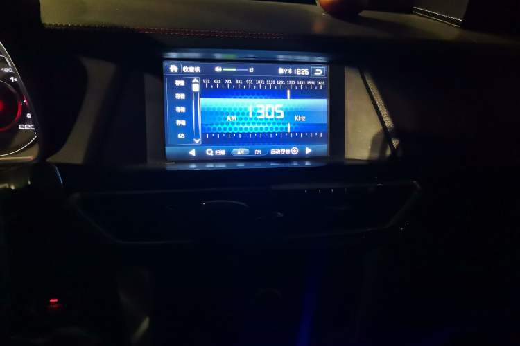 Used Zotye Domy X5 2015 1.5T Manual Luxury Model China V Standard Audio And AC Panel