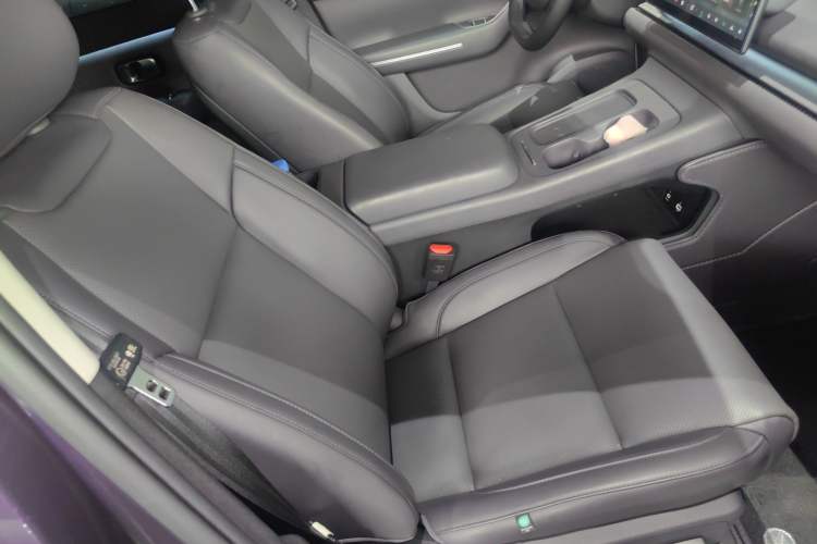 Used Leapmotor C16 2024 Range-Extended 200 LiDAR Edition Right Front Seat