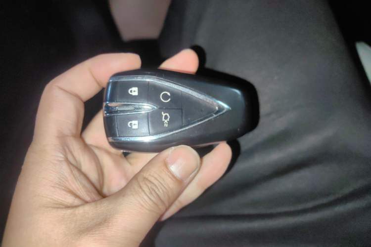 Used Changan UNI-K iDD 2022 Blue Whale iDD 130km 1.5T Prestige Model
