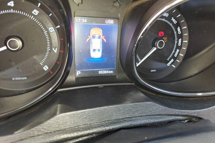 Used Chery Arrizo 7 2015 1.6L CVT ZhiShang Edition Odometer Close Up