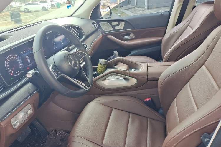 Used Mercedes-Benz GLE 2024 GLE 450 4MATIC Luxury Model Left Front Seat