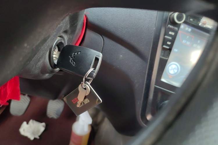 Used Wuling Zhengcheng 2015 1.8L Comfort Model LJ479QE2
