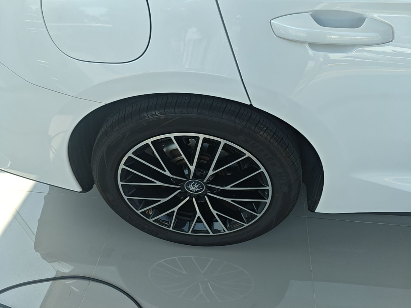 BYD Qin L 2025 DM-i Smart Drive 120KM Excellence Model — снимка 11