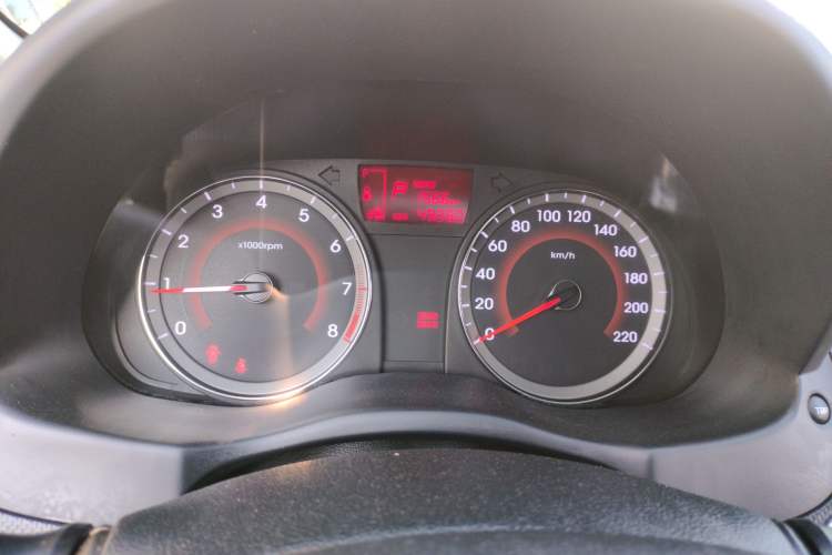 Used Hyundai Verna Ray 2014 1.6L Automatic TOP Instrument Cluster