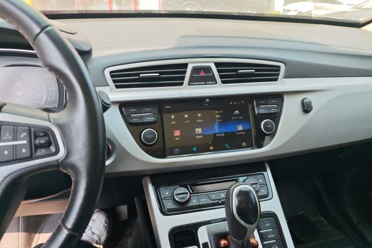 Used Geely Auto Emgrand X7 Sport 2016 1.8TD Automatic ZhiZun Version
