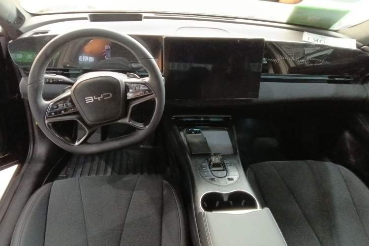 Used BYD Seal 2025 600 All-Wheel Drive Intelligent Driving Version Center Console