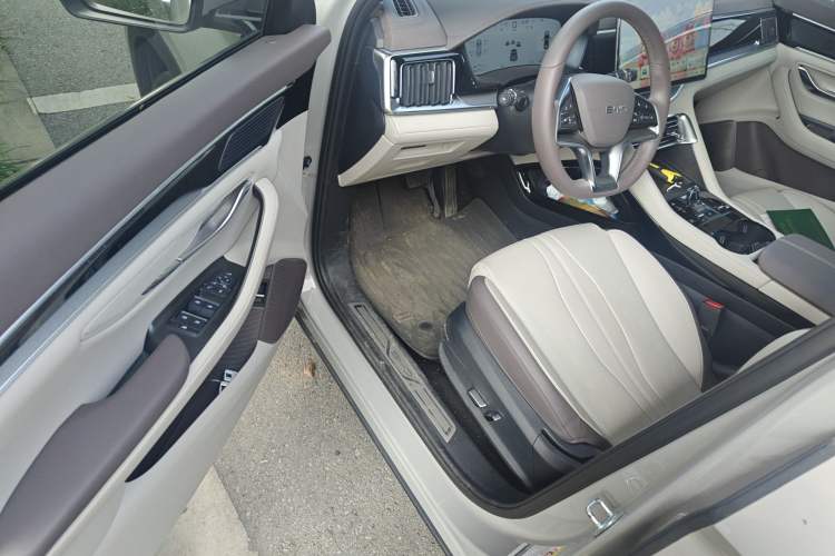 Used BYD Song PLUS New Energy 2025 DM-i 160KM Flagship Model Driver Seat