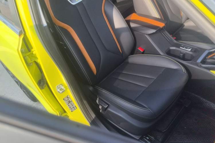 Used Wuling Alvez 2022 1.5T CVT Trendy & Cool Edition