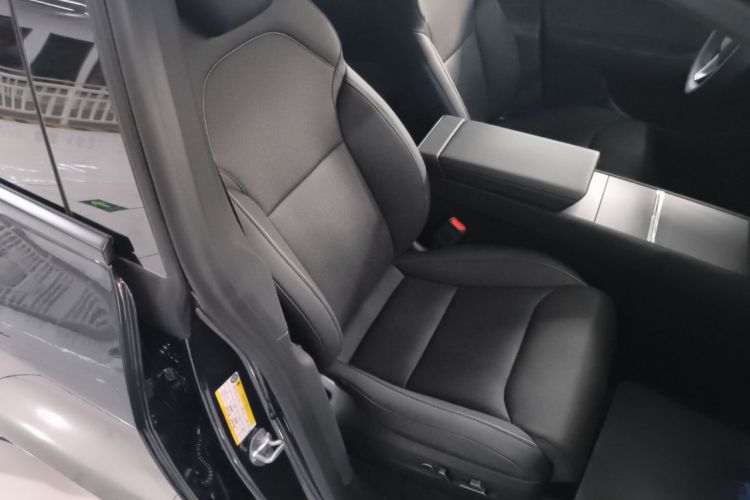 Used Tesla Model Y L 2025 Model Long-Range All-Wheel-Drive Version