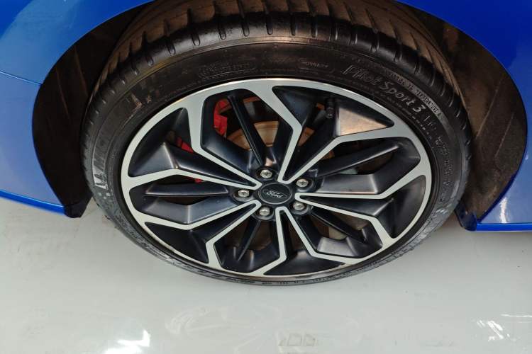 Used Ford Focus 2021 Sedan EcoBoost 180 Automatic ST Line Exterior 5