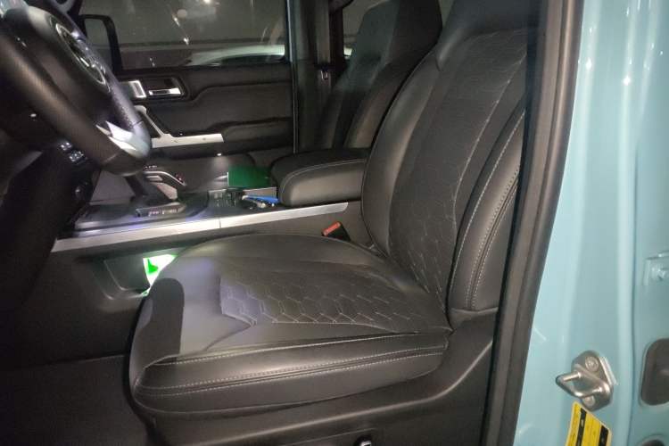 Used 212 T01 2025 2.0T Changfeng
