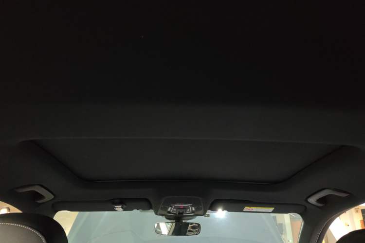 Used Audi A6L 2022 40 TFSI Luxury Dynamic Model Headliner