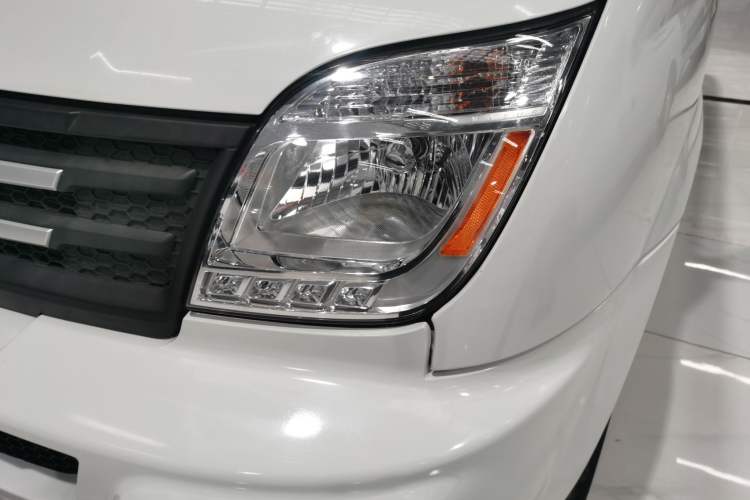 Used SAIC MAXUS Xintu V80 2021 2.0T AMT Classic Aoyuntong Long Wheelbase Mid-Roof 6/7/8/9-Seater