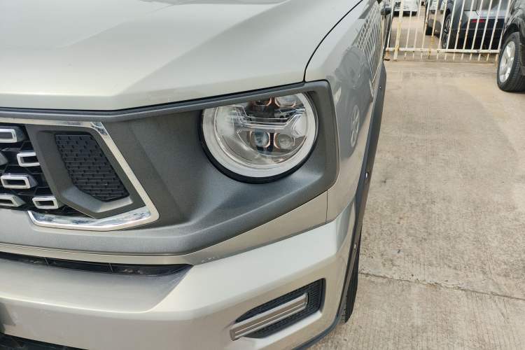 Used Haval H Dog 2023 2.0T Two-Wheel Drive Trendy Outdoor Edition Left Front Headlight