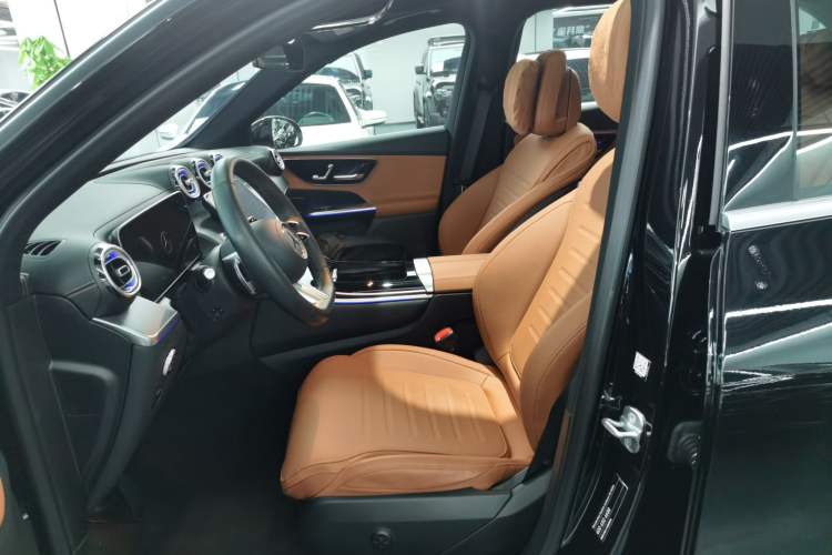 Used Mercedes-Benz GLC 2023 GLC 260 L 4MATIC Luxury Model 5 Seats