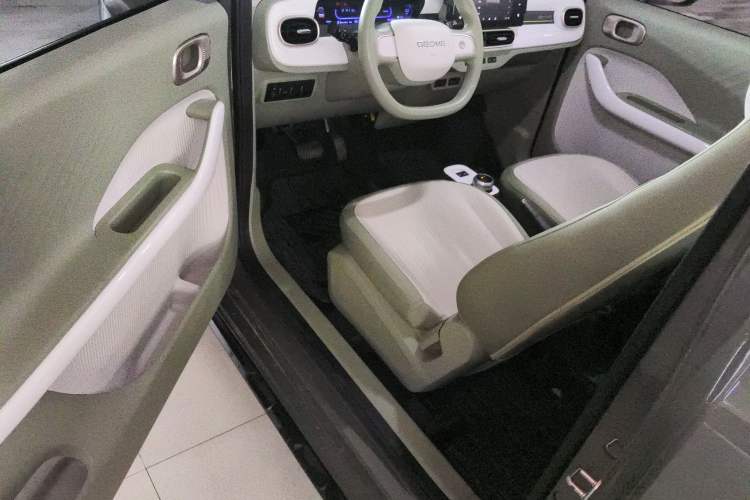 Used Geely Galaxy Panda 2025 210km Panda Rider Driver Seat