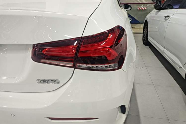 Used Mercedes-Benz A-Class 2022 Revised Version A 200 L Sport Sedan Fashionable Style
