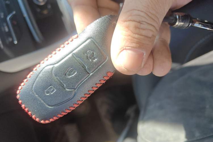 Used Ford Edge 2016 EcoBoost 245 Four-Wheel Drive Titanium Edition 7-Seater Vehicle Key