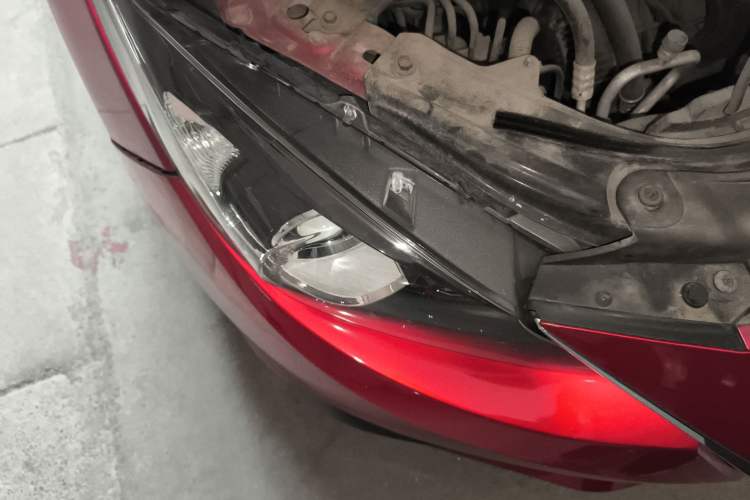 Used Mazda 3 Axela 2014 Sedan 1.5L Manual Comfort Model