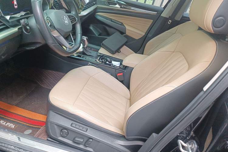 Used Volkswagen Passat 2022 330TSI Starry Luxury Edition Left Front Seat