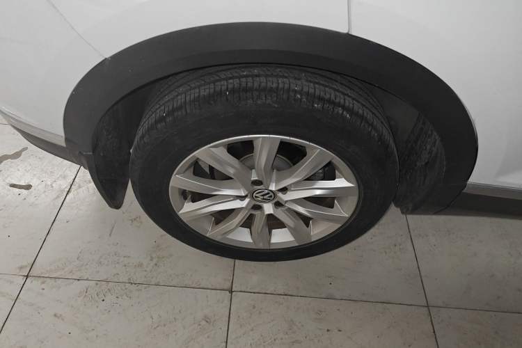 Used Volkswagen T-ROC 2020 280TSI DSG Two-Wheel-Drive Elite Version
