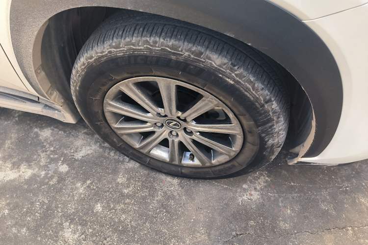 Used Lexus NX 2018 300 Front-Drive Freeline Edition Right Front Wheel Hub