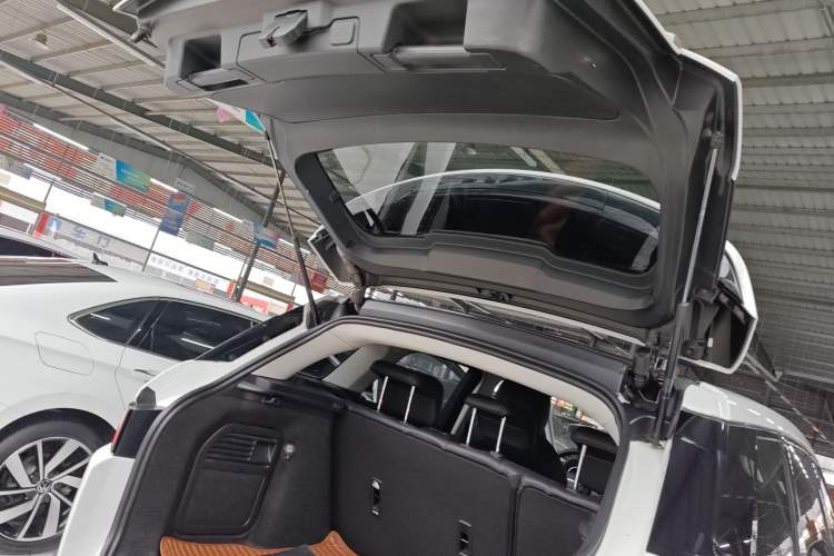 Used Land Rover Range Rover Evoque 2018 240PS PURE Style Edition