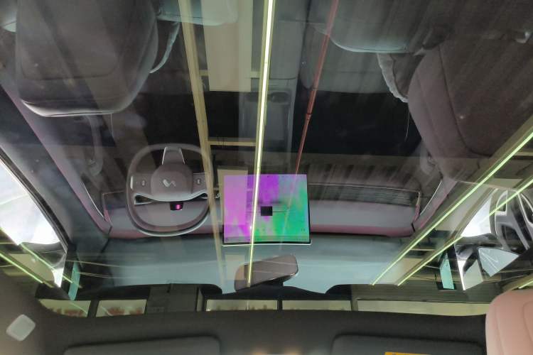 Used ONVO L60 2024 60 kWh Rear-Drive Version Headliner