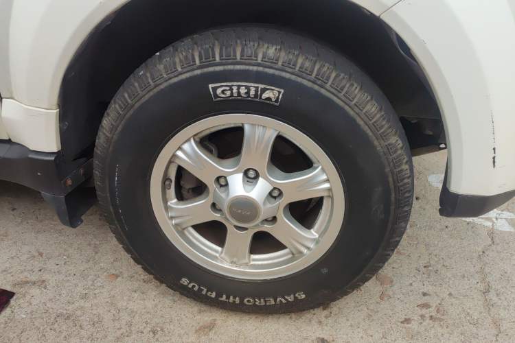 Used Haval H5 Classic 2015 2.0T Diesel Automatic Two-Wheel Drive Advanced Version Right Front Wheel Hub