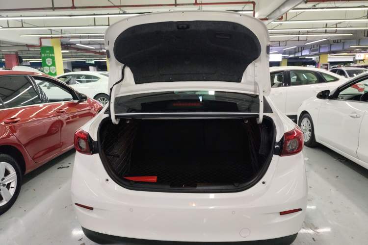Used Mazda 3 Axela 2019 Cloud-Controlled Sedan 1.5L Automatic Luxury Model China VI Standard Trunk