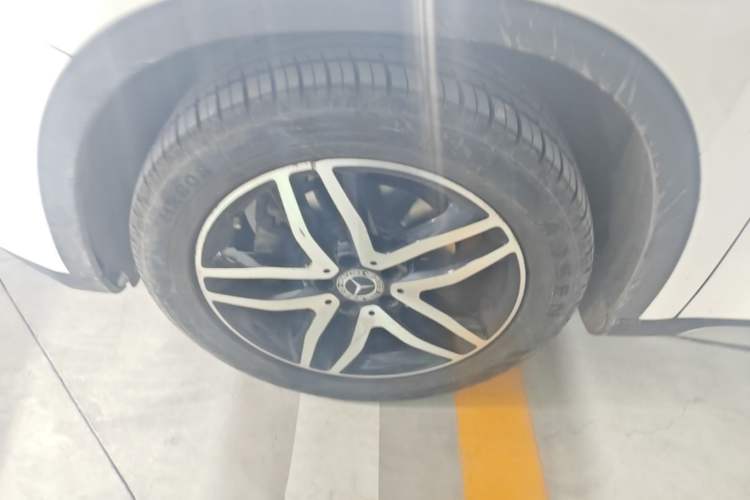 Used Mercedes-Benz GLA 2017 GLA 200 Fashion Model Left Front Wheel Hub