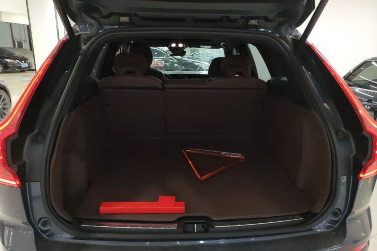 Used Volvo XC60 2024 B5 4x4 Smart Luxury Edition