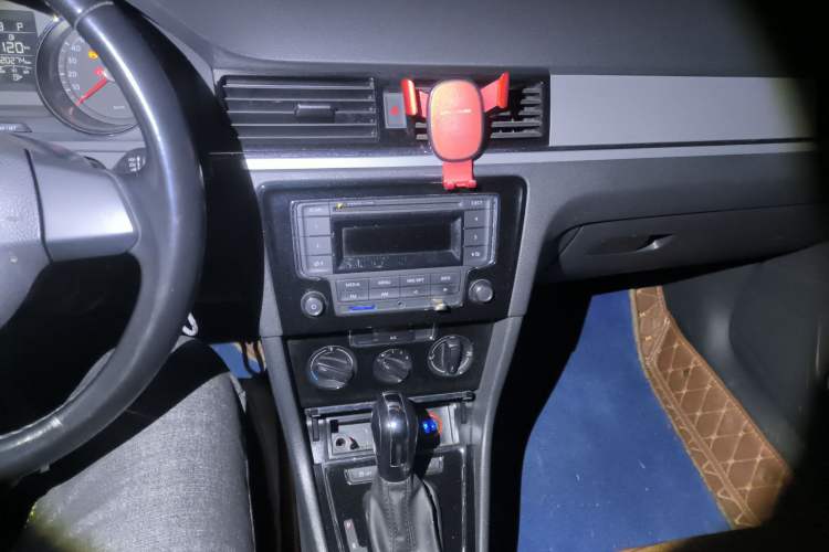 Used Volkswagen Bora 2015 Qihui Edition 1.6L Automatic Fashion Model