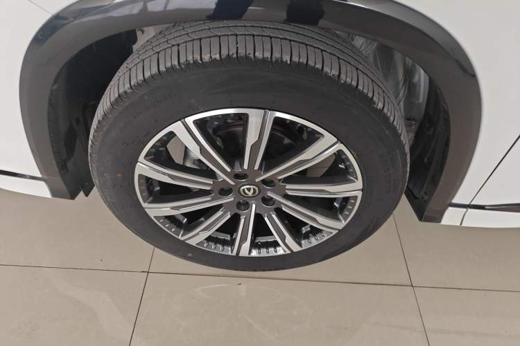 Used CHANGAN CS75 PLUS 2024 3rd Generation Champion Edition 1.5T Intelligent Drive Dynamic Model
