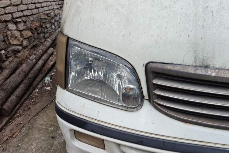 Used Golden Dragon Hiace 1999 2.0L Short-Wheelbase Gasoline Premium Version V19 Right Front Headlight