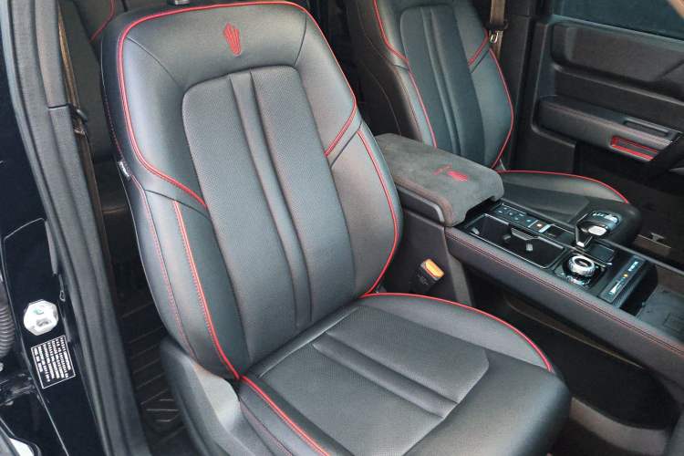 Used JMC DaDao 2023 Pursuer 2.3T Diesel Automatic 4x4 Standard-Wheel Prestige Model