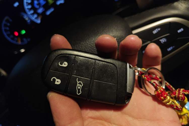 Used Jeep Grand Cherokee 2017 3.0L Comfort Navigation Edition Vehicle Key