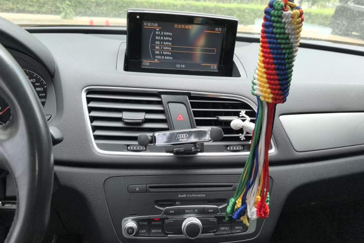 Used Audi Q3 2015 30 TFSI Ambition Edition Audio And AC Panel