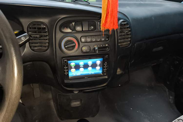 Used JAC Group Refine 2011 2.0L Shuttle Gasoline Comfort Edition HFC4GA3
