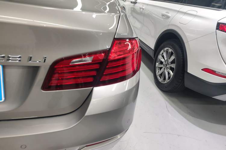 Used BMW 5 Series 2014 528Li Leading Model