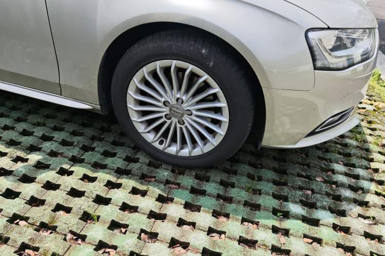 Used Audi A4L 2015 35 TFSI Millionth Anniversary Comfort Edition
