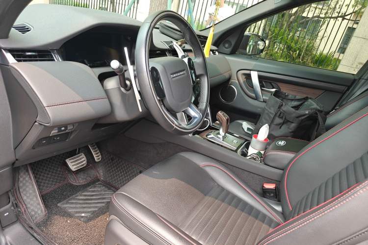 Used Land Rover Discovery Sport 2020 249 PS R-Dynamic Performance Edition Left Front Seat