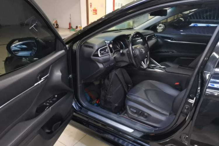 Used Toyota Camry 2019 Revised Version 2.0G Luxury Edition
