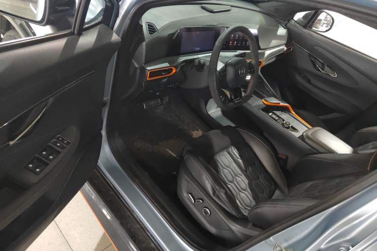 Used CHANGAN UNI-T 2021 1.5T Sport Edition Flagship Version Driver Seat