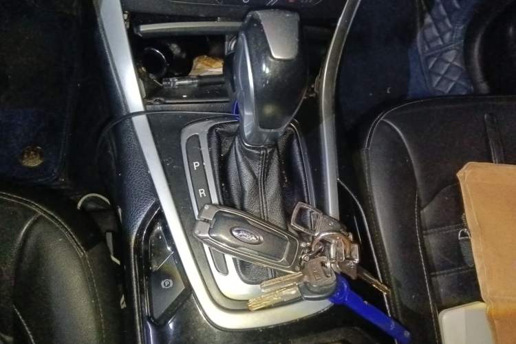 Used Ford Edge 2016 EcoBoost 245 Four-Wheel Drive Titanium Edition 7-Seater
